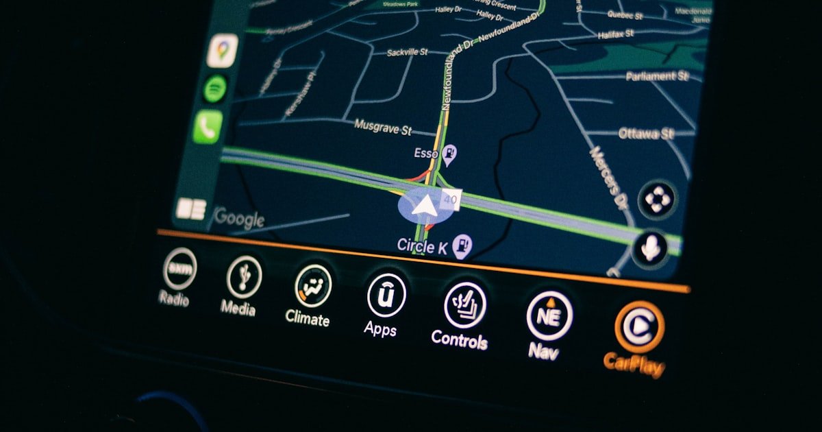 How GPS Vehicle Tracking Works (Explained Simply)