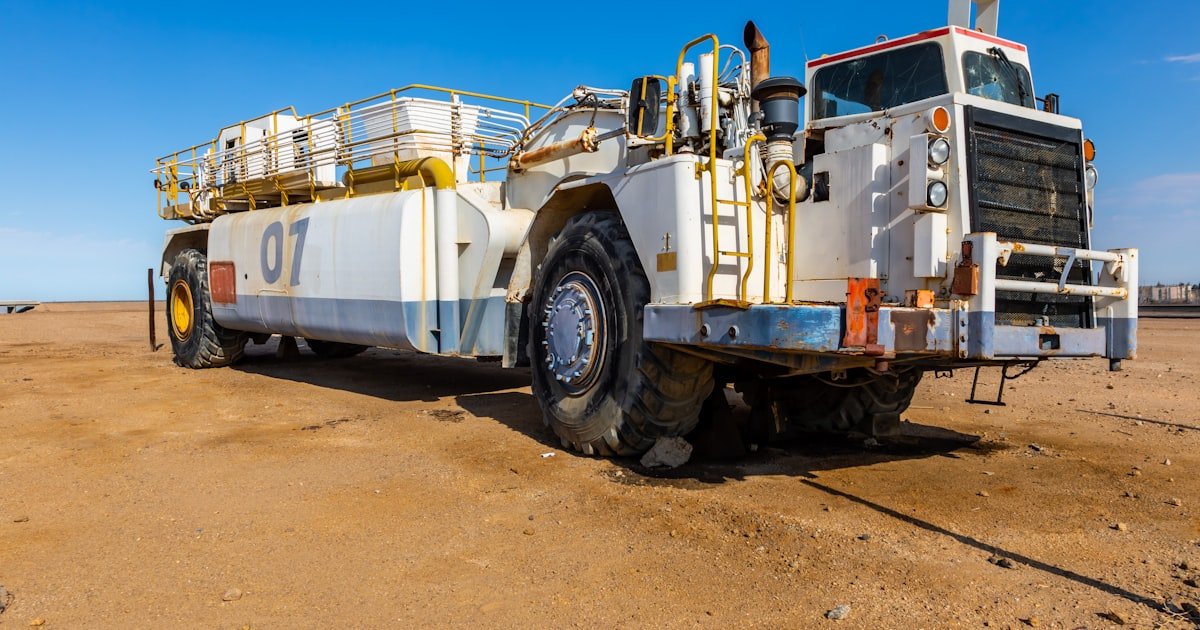 Oil and Gas Fleet Tracking: Journey Safety, Speed and Compliance