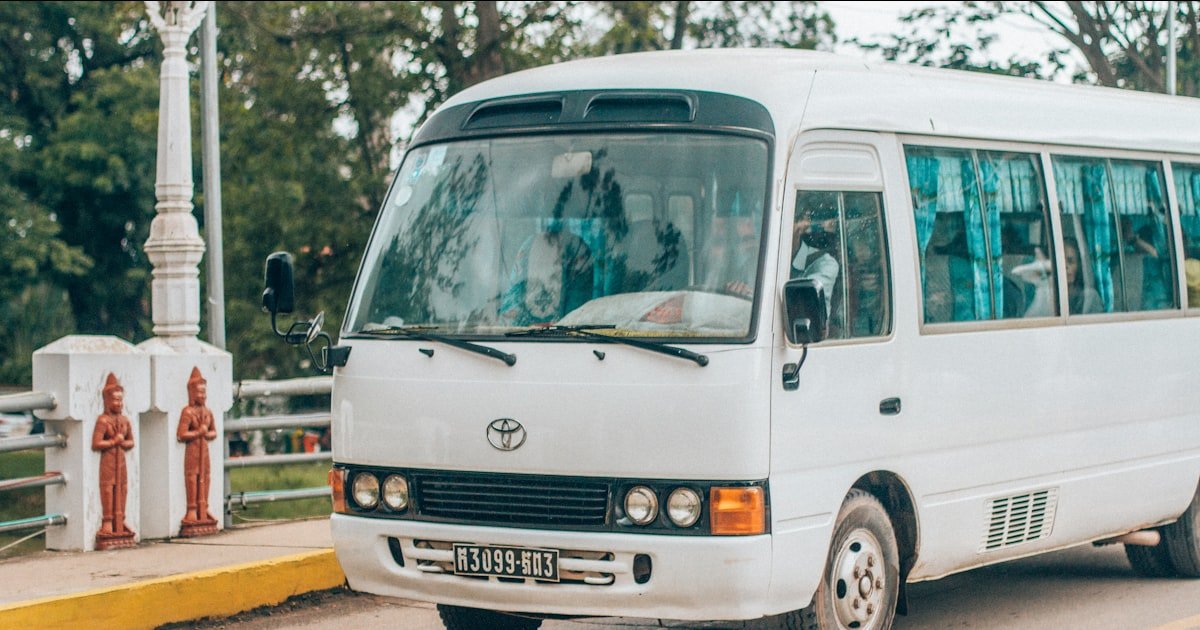 Staff Transport Tracking: Running Employee Pick and Drop Without Guesswork