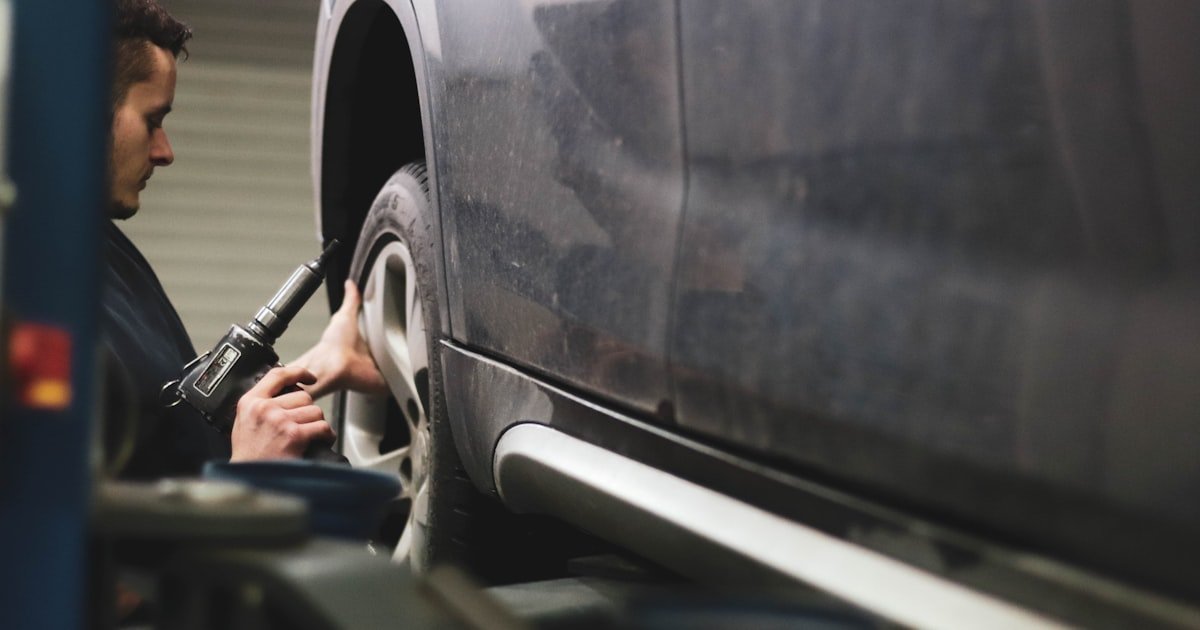 Vehicle Inspection Checklist: The Five Minutes That Prevent Breakdowns